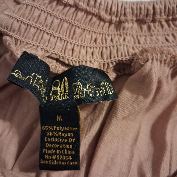 Tan Lace Trim Women's Top Size Med - Picture 5 of 11